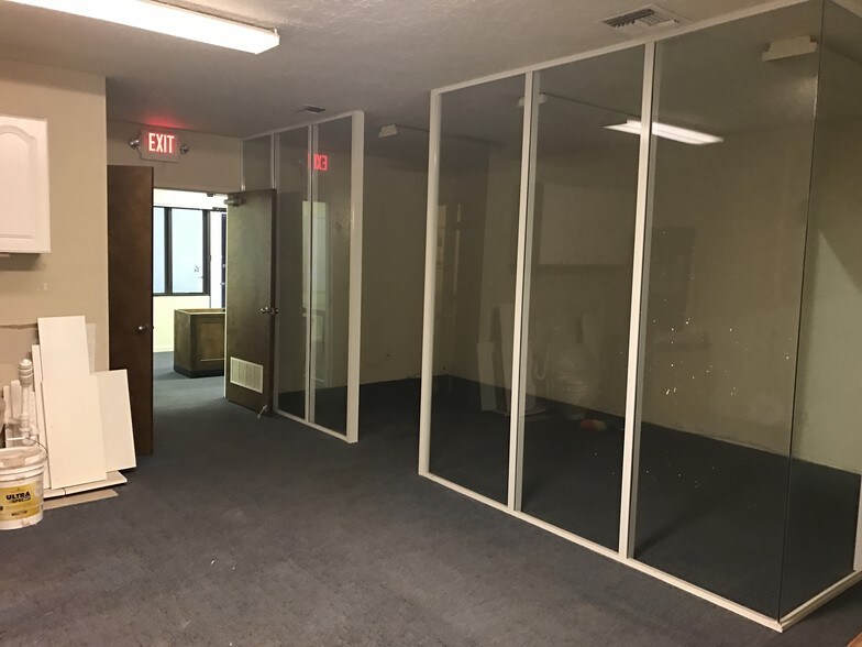 More Photos Of 3300 S Congress Ave, Boynton Beach Showroom For Sale