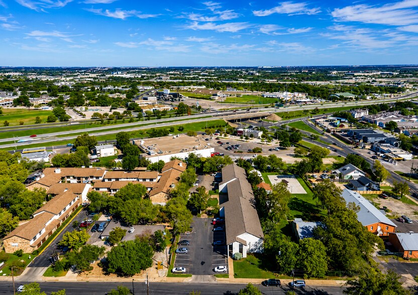 More Photos Of 1614 Wheless Ln, Austin Apartments For Sale