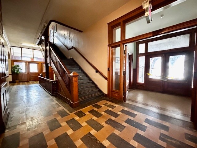 More Photos Of 512 N Lincoln St, Bay City Apartments For Sale