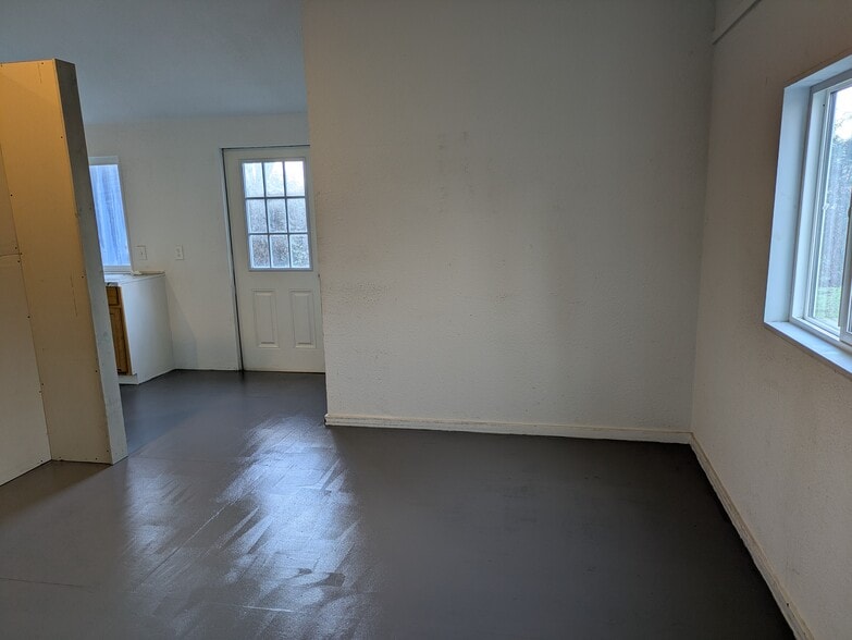 More Photos Of 10301 31st St E, Edgewood Contractor Storage Yard For Lease