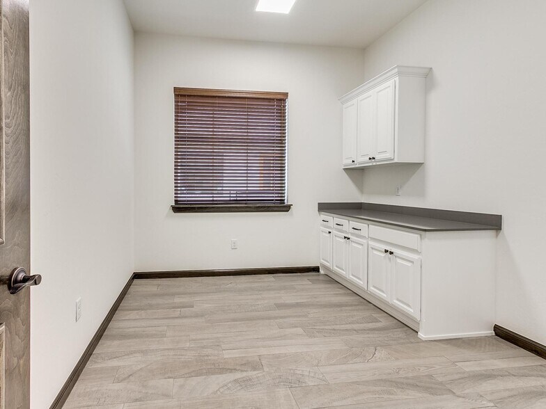 More Photos Of 4331 Adams, Norman Office For Lease