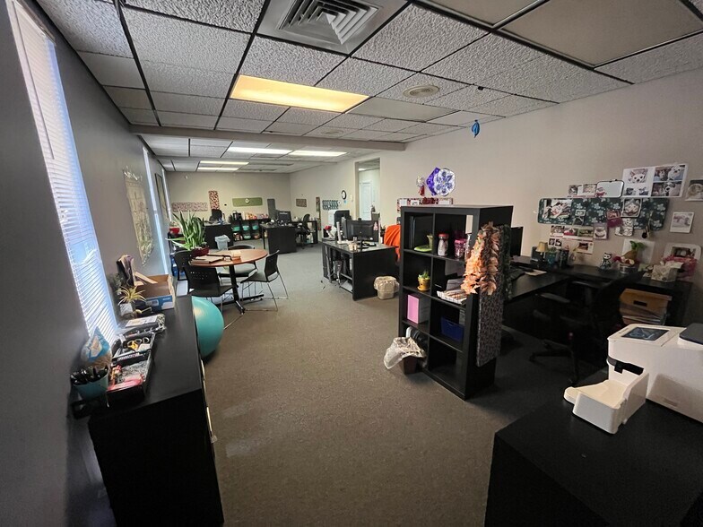 More Photos Of 5700 Logan St, Denver Office For Sale