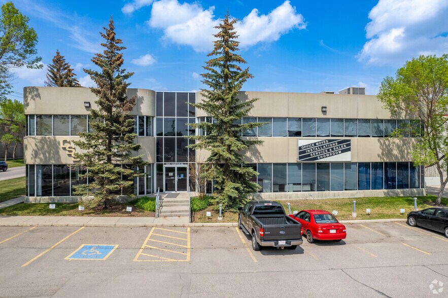 More Photos Of 4920-5280 72 Av SE, Calgary Warehouse For Lease