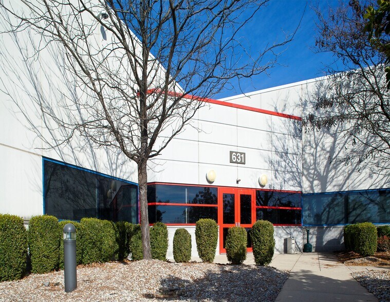 Primary Photo Of 631 US Highway 1, North Brunswick Unknown For Lease