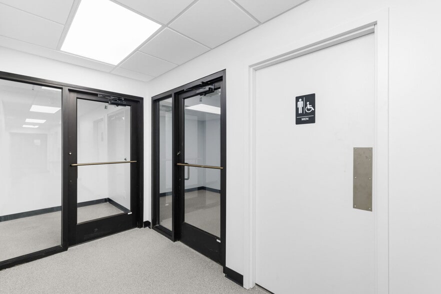 More Photos Of 4585 Washington St, Florissant Medical For Lease