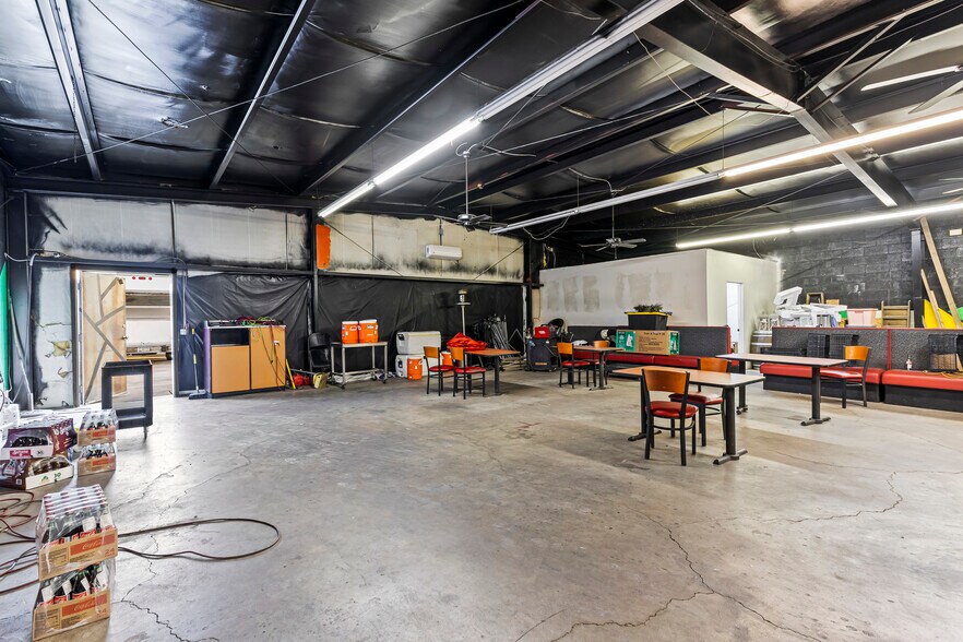 More Photos Of 9241 W Grand Ave, Peoria Industrial For Lease