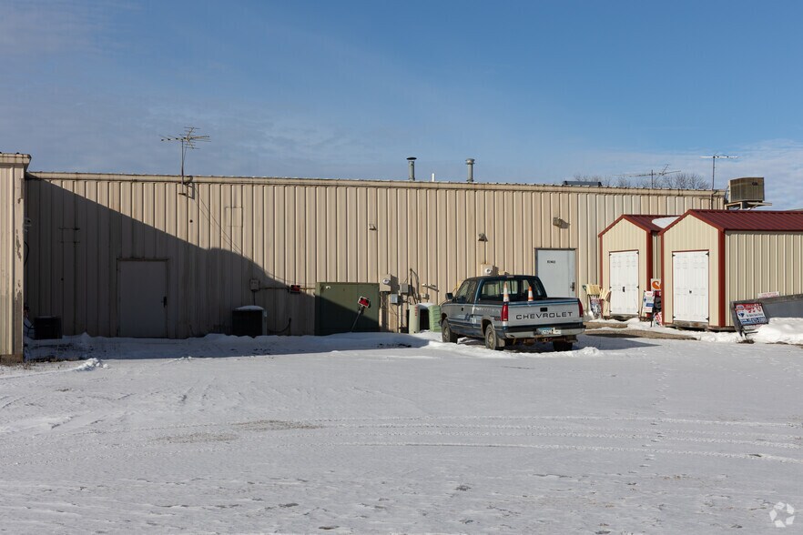 More Photos Of 510-514 Faxon Rd N, Norwood Young America Office For Sale