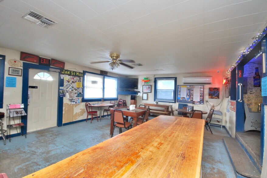 More Photos Of 12604 N State Highway 95, Cistern Restaurant For Sale