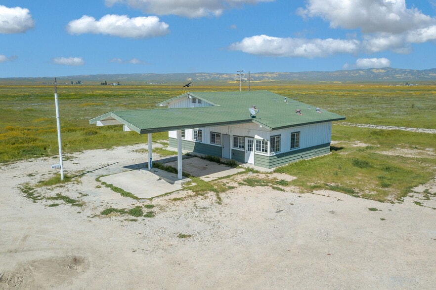 More Photos Of 12900 Soda Lake Rd, Santa Margarita Hotel For Lease