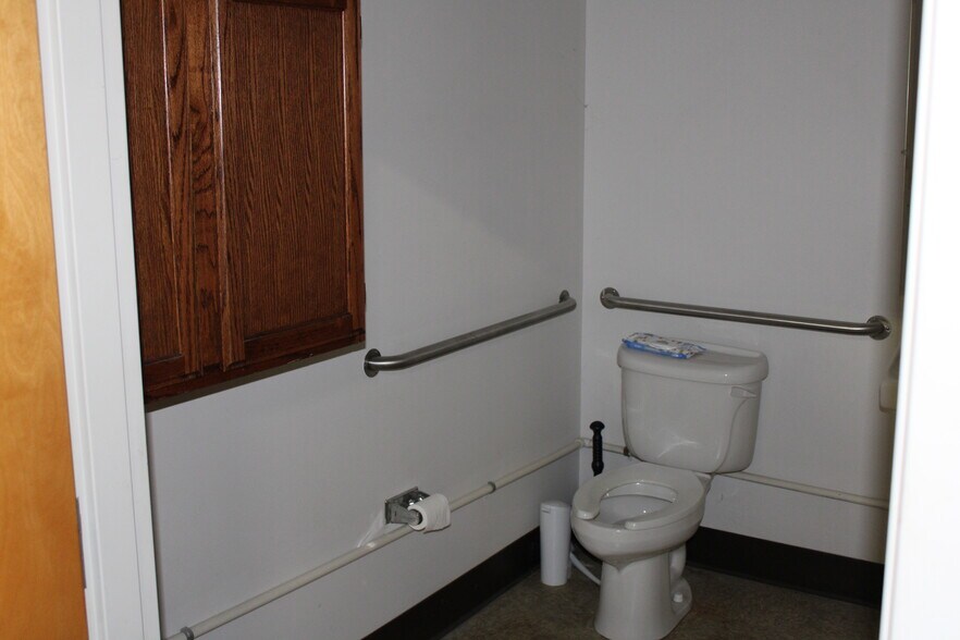 More Photos Of 7801 Corporate Blvd, Plain City Industrial For Sale