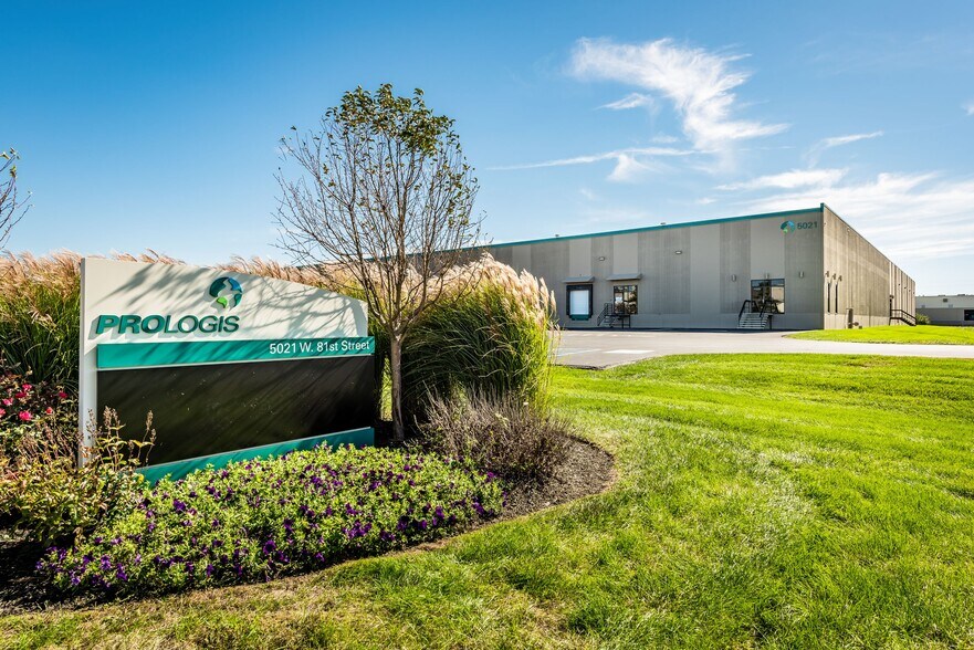 More Photos Of 5850 W 80th St, Indianapolis Unknown For Lease