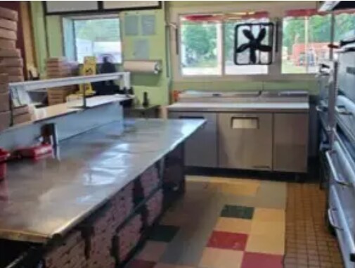 More Photos Of 1861 Youngstown Rd SE, Warren Restaurant For Sale