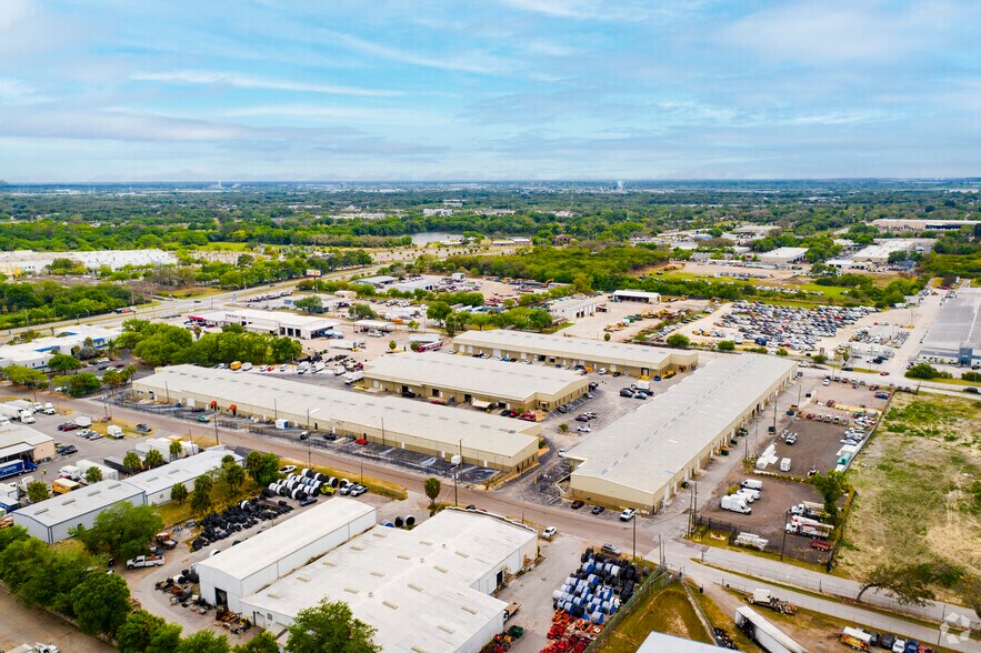 More Photos Of 5146-5283 Le Tourneau Cir, Tampa Warehouse For Lease