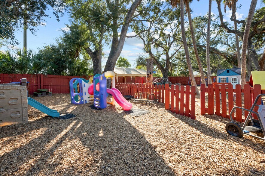 More Photos Of 5301 Memorial Hwy, Tampa Daycare Center For Sale