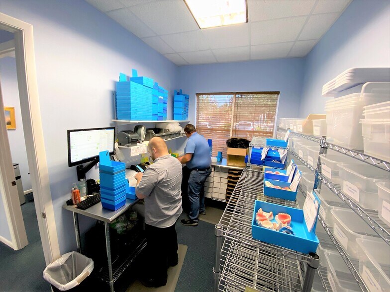 More Photos Of 515 E 27th St, Bradenton Office For Sale