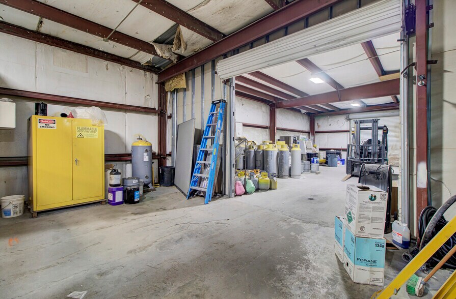 More Photos Of 3806-3816 Ladson Rd, Ladson Flex For Lease