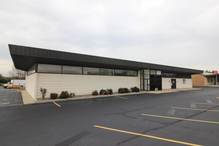 More Photos Of 2300 N 5th St, Muhlenberg Township Flex For Sale