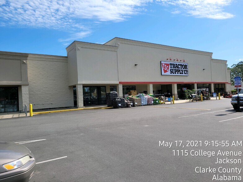 More Photos Of 1011 College Ave, Jackson General Retail For Lease