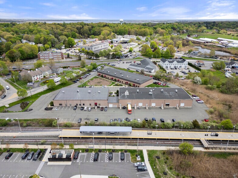 More Photos Of 65 Parker St, Newburyport Light Distribution For Lease