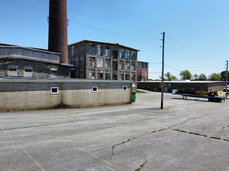 More Photos Of 109 Howe St, Fall River Warehouse For Lease