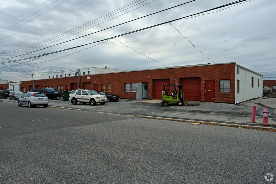 More Photos Of 86 Rome St, Farmingdale Warehouse For Lease