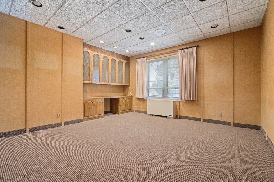 More Photos Of 609 Farmington Ave, Hartford Medical For Lease