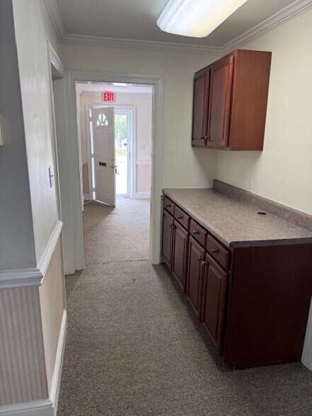 More Photos Of 203 W Bayshore Blvd, Jacksonville Office Residential For Lease