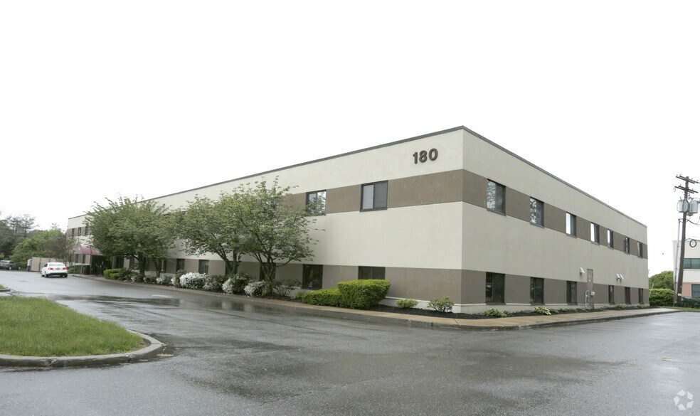 Primary Photo Of 180 White Rd, Little Silver Medical For Lease