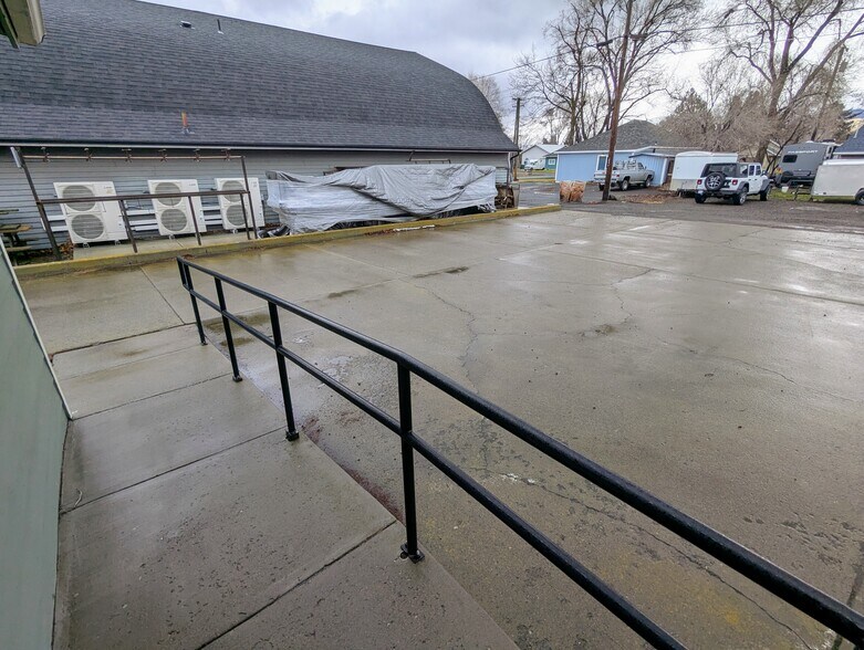 More Photos Of 1910 Island Ave, La Grande Office Residential For Lease