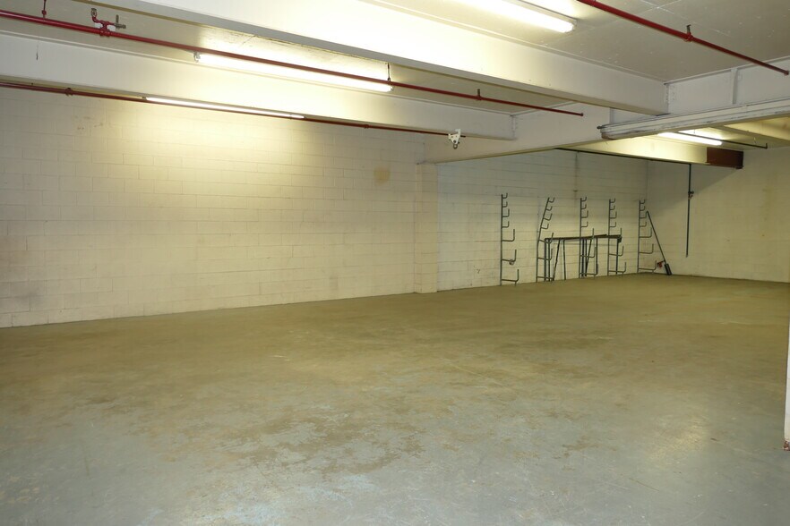 More Photos Of 1521-1525 NW Ballard Way, Seattle Warehouse For Lease