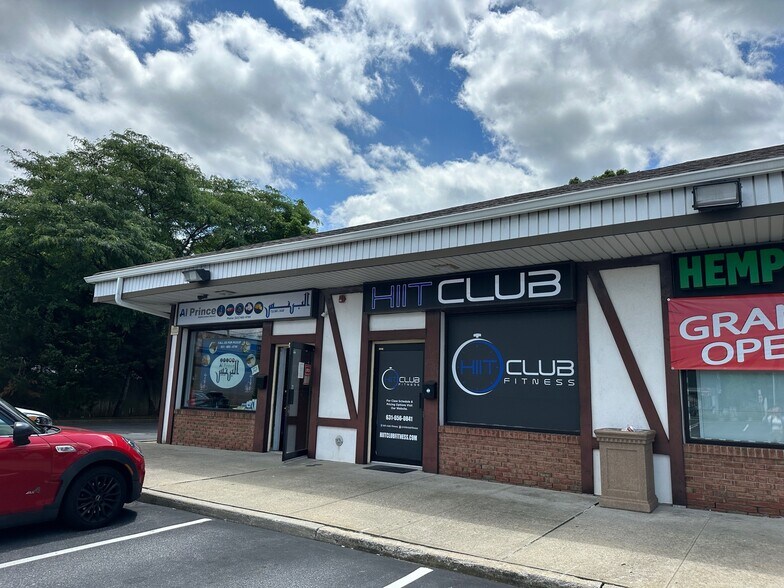 More Photos Of 1200 E Jericho Tpke, Huntington Unknown For Lease