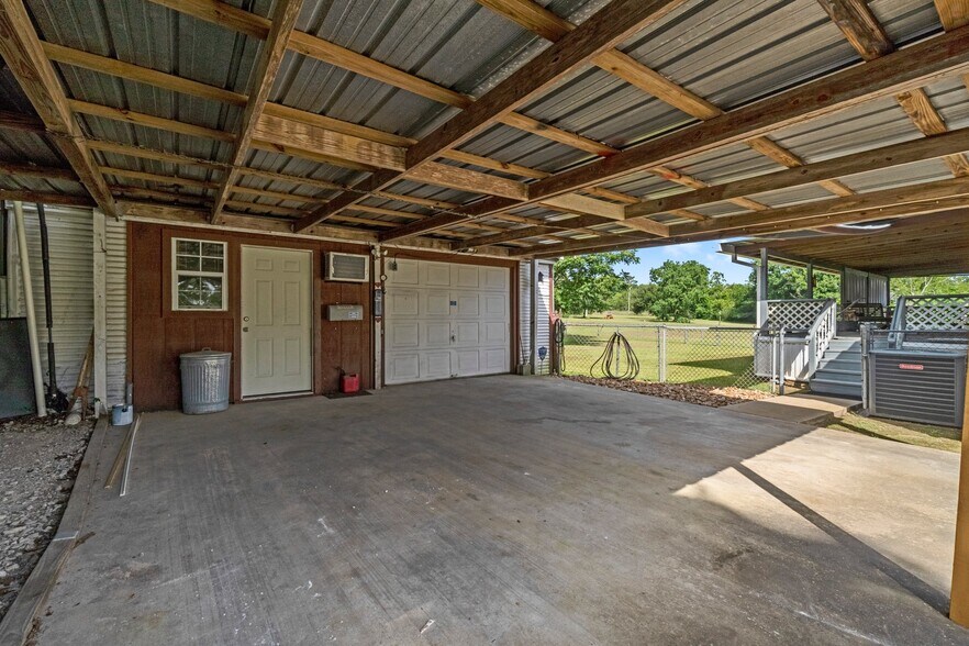 More Photos Of 3318 SH-146S, Livingston Mixed Retail For Sale