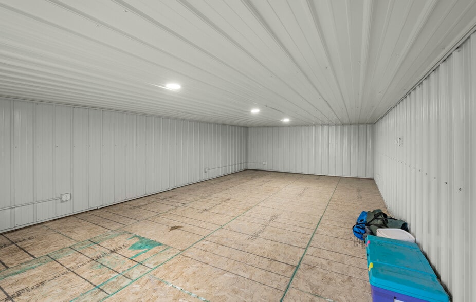 More Photos Of 90917 240th St, Austin Light Distribution For Sale