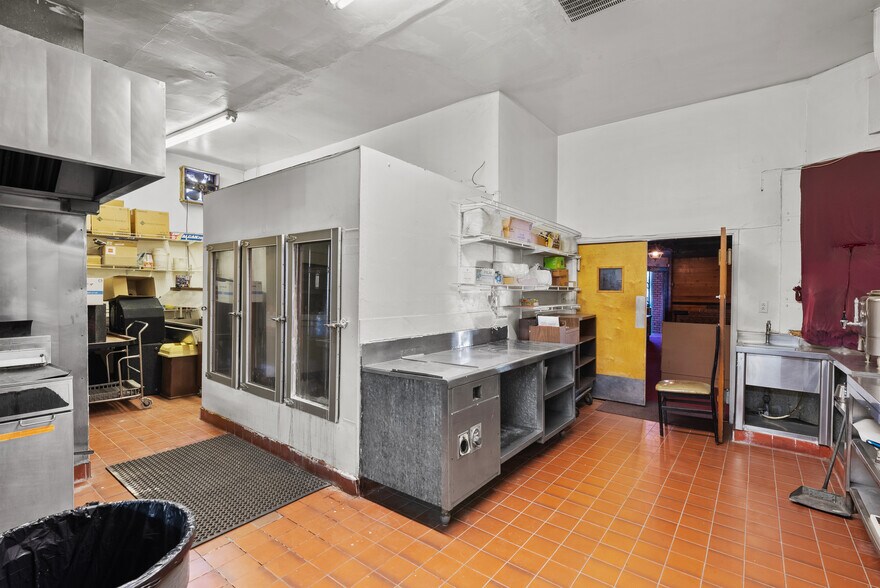 More Photos Of 11456-11464 Whittier Blvd, Whittier Restaurant For Sale