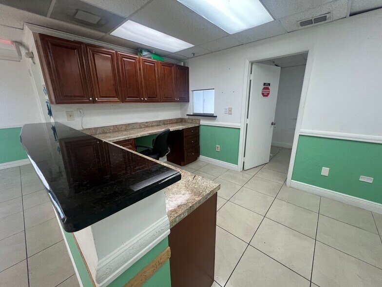 More Photos Of 4445 W 16th Ave, Hialeah Office Residential For Lease