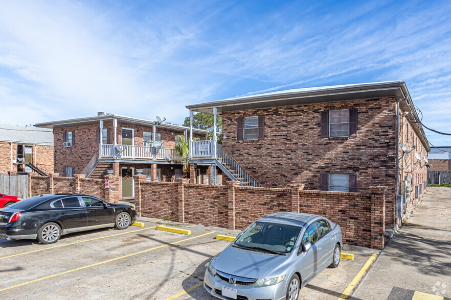 More Photos Of 4021 Hessmer Ave, Metairie Apartments For Sale