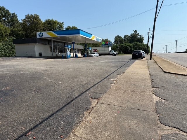 More Photos Of 2244 W Fairview Ave, Montgomery Service Station For Sale