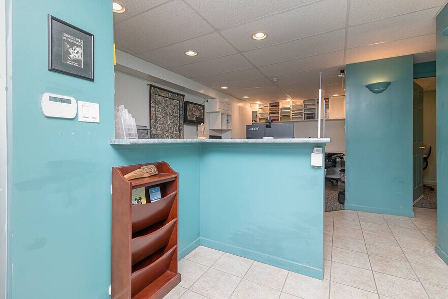 More Photos Of 832 Fisgard St, Victoria Office For Sale