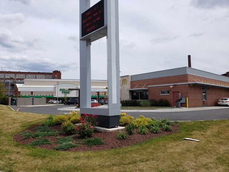 More Photos Of 90 Dayton Ave, Passaic Freestanding For Lease