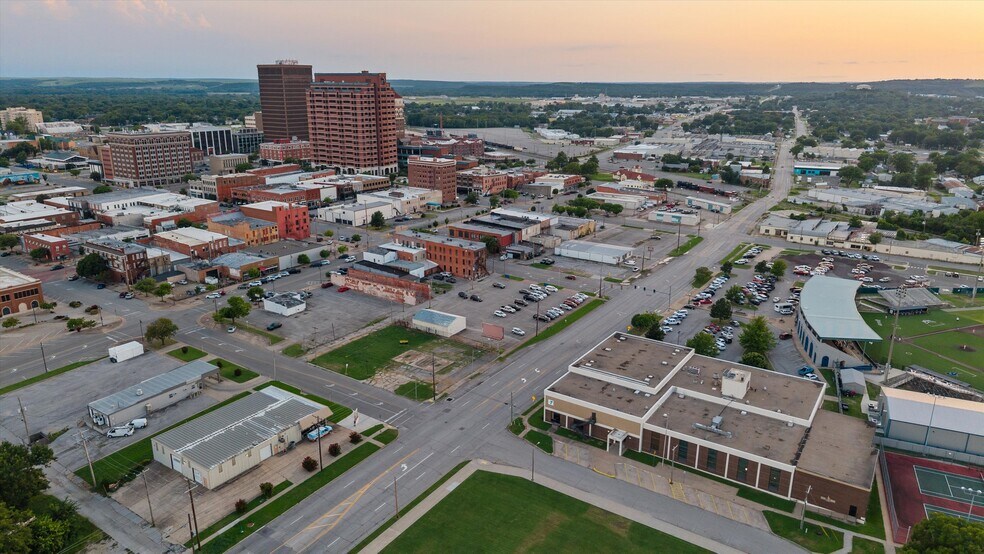More Photos Of 100 Dewey Ave, Bartlesville Land For Sale