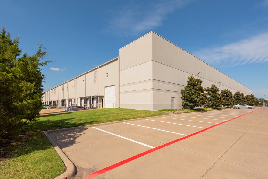More Photos Of 4024 Rock Quarry Rd, Dallas Warehouse For Lease