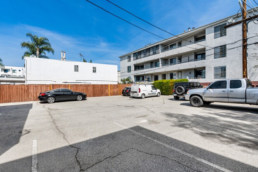More Photos Of 4436 Woodman Ave, Sherman Oaks Apartments For Sale