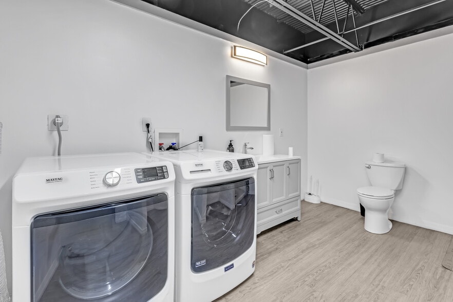 More Photos Of 3650 Coral Ridge Dr, Coral Springs Light Manufacturing For Sale