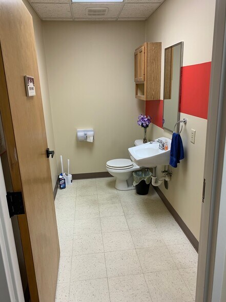 More Photos Of 349 W Washington St, Morgantown Medical For Lease