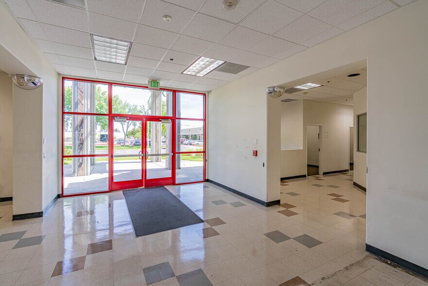 More Photos Of 300-304 E Avenue K6, Lancaster Office For Lease