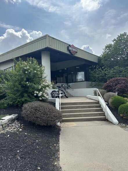 More Photos Of 8025 Action Blvd, Florence Storefront For Sale