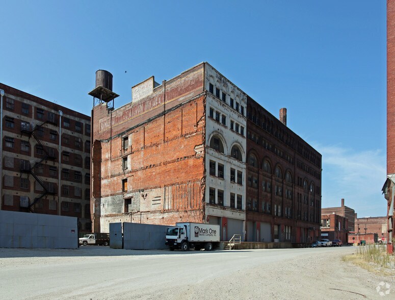 More Photos Of 1101 Mulberry St, Kansas City Warehouse For Lease