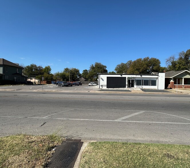 Primary Photo Of 2820 Hemphill St, Fort Worth General Retail For Sale