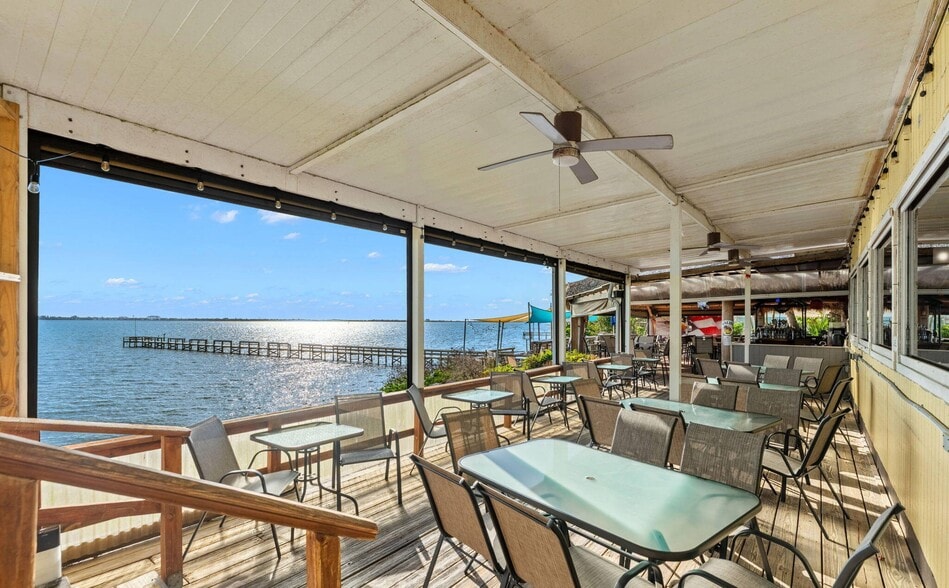 More Photos Of 4845 Dixie Hwy NE, Palm Bay Restaurant For Sale