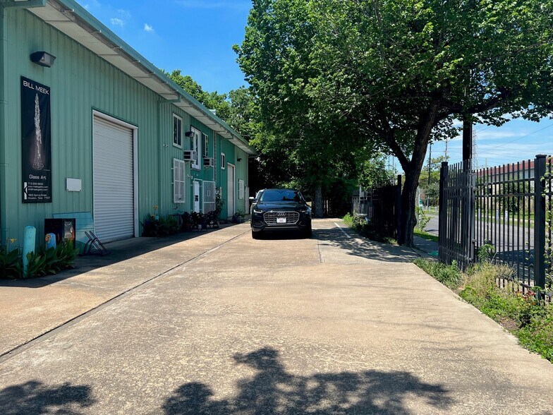 More Photos Of 1907 Spring St, Houston Unknown For Lease